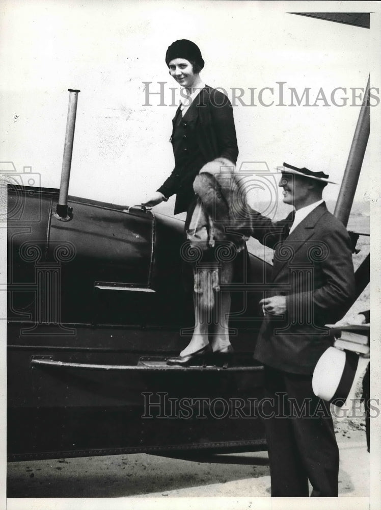 1930 Press Photo Hanford MacNider &amp; Mrs. MacNider, who had just been appointed - Historic Images