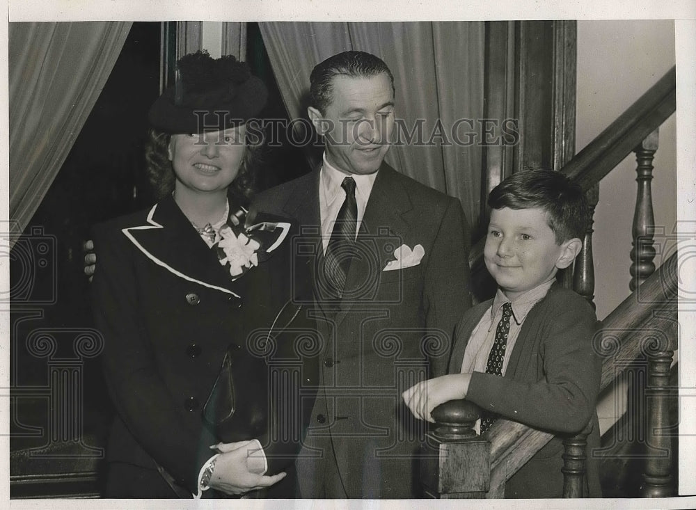 1939 Press Photo Italian Lt Col Tomaso Latini &amp; his family - Historic Images