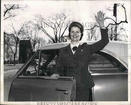 1954 Press Photo Girl Scout College Graduate in Uniform - Historic Images