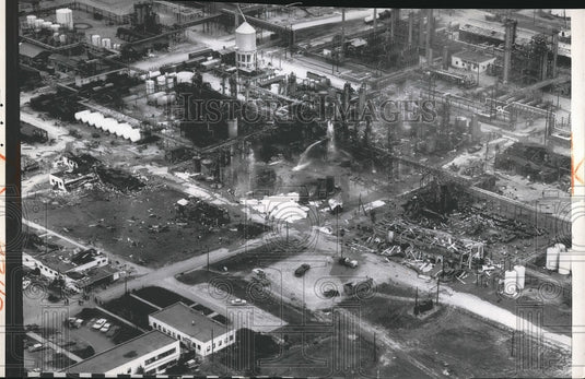 1962 Press Photo Aerial view of Brandenburg, Tx chemical plant explosion - Historic Images
