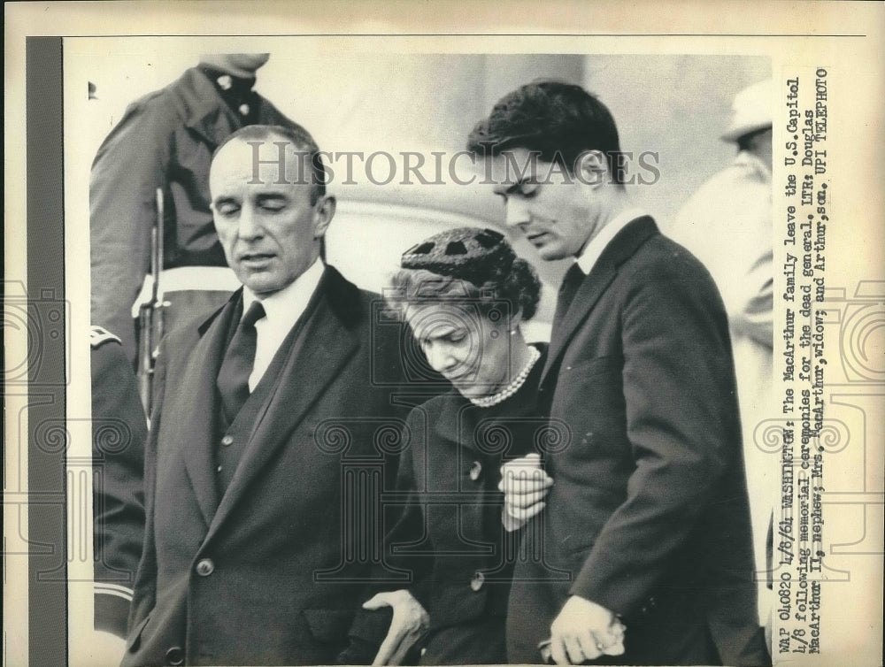 1964 The family of Gen MacArthur at his memorial ceremony - Historic Images
