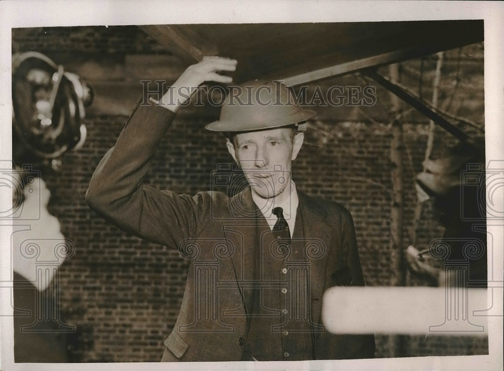 1941 Lord Halifax Dons Scarred &quot;Tin Helmet&quot; Of Mobile Tea Kitchen - Historic Images