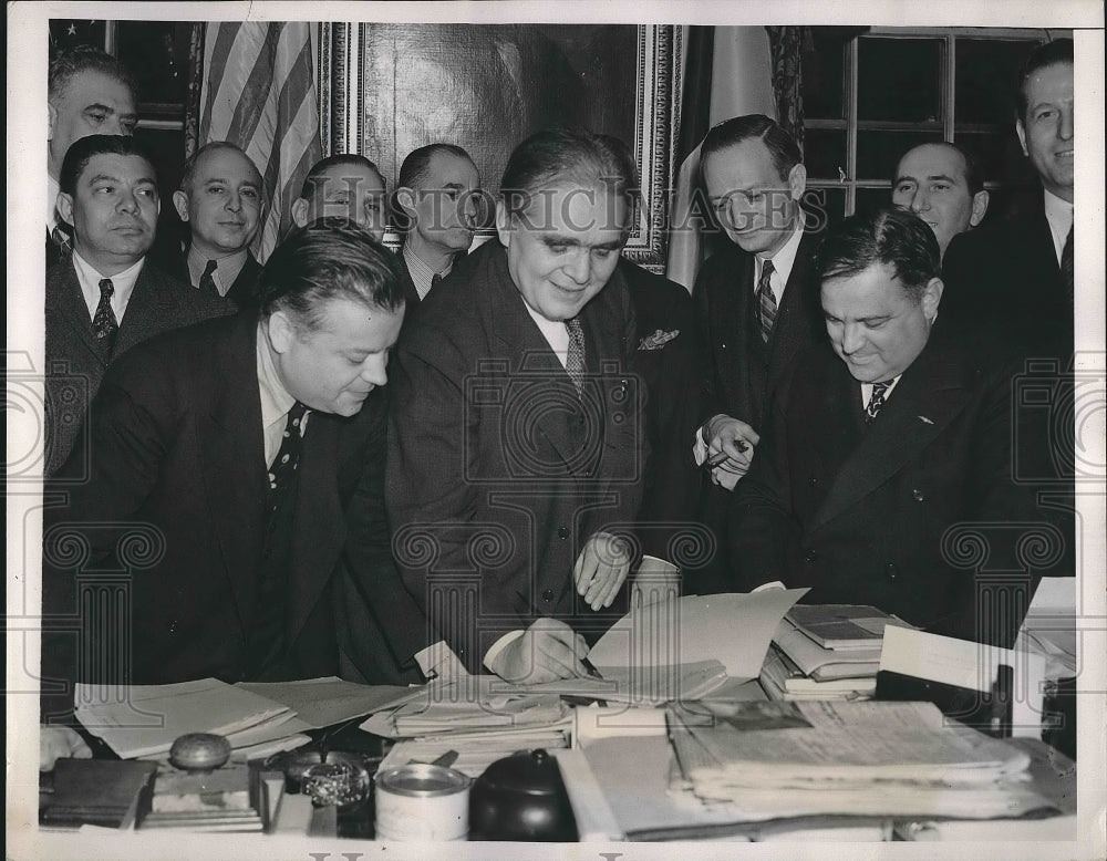 1938 Press Photo Julius Hodhman,ILGW Union, D Durinsky &amp; NY Mayor LaGuardia - Historic Images