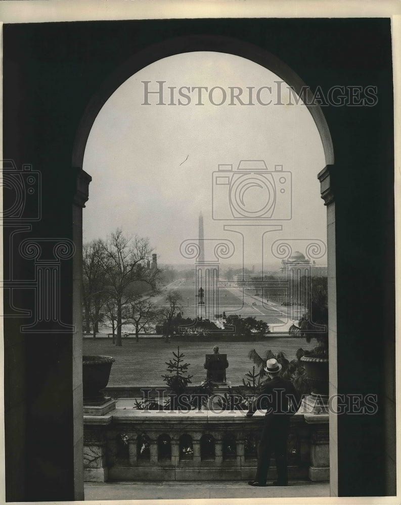 1930 Press Photo view of Washington Monument from Capitol Bldg. in D.C. - Historic Images