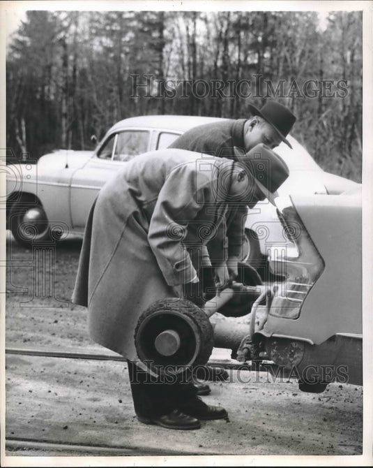 1957 Trainmaster DD Hoag Releasing Flanged Wheels for Highway Travel - Historic Images