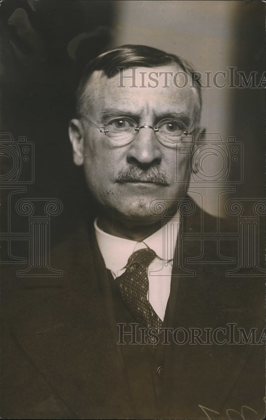 1920 Press Photo Walter Higgins, buyer for Natl Co. of Chicago - Historic Images