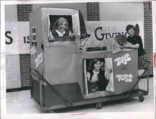 1967 Press Photo Mentor Jaycees Toys for Tots, C. Childs, E. Meibuhr, L. DiCello - Historic Images