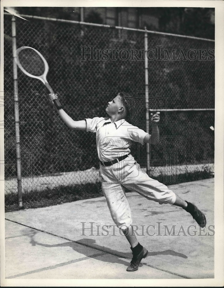 Warrenn Rees 1937 Warren Rees Plays Tennis at Lederwood Park – Historic Images