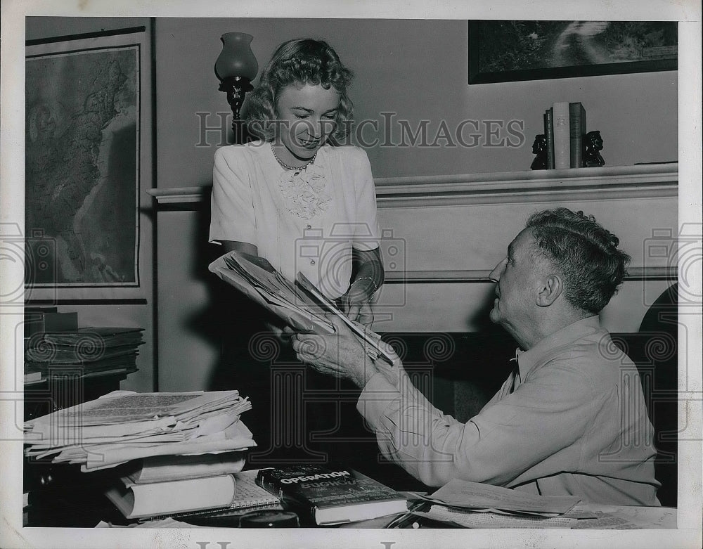 1947 Senator Sheridan Downey of Calif. &amp; his asst.  - Historic Images