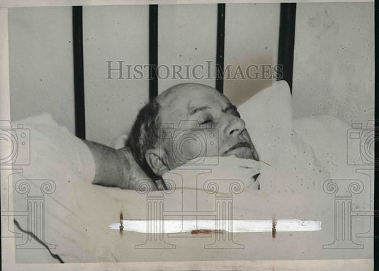 1941 Press Photo Deputy Sheriff Robert Jones Stabbed by Ernest Eisele, Illinois - Historic Images