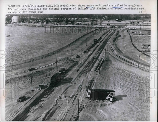 1965 Press Photo Aerial view of accidents in snow at Shelbyville, Ind. - Historic Images