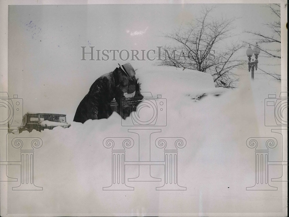 1936 Press Photo Washington D.C. Nation Capital Blizzard Motorist Buried - Historic Images