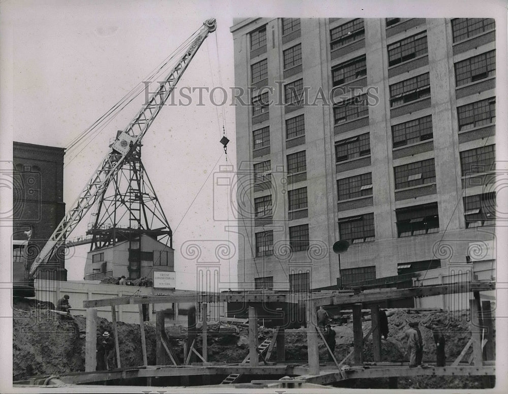 1937 Press Photo Construction work on a tunnel in NYC - nea91885 - Historic Images