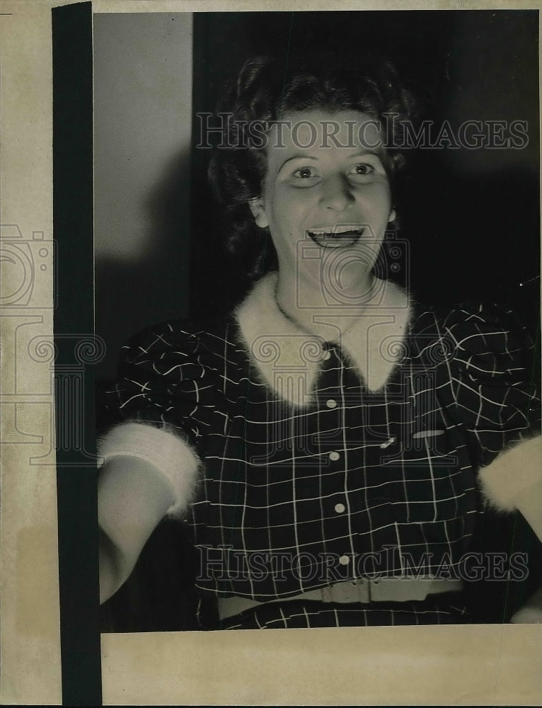 1938 Johanna Hoffman, Alleged Spy, Federal Court, New York - Historic Images