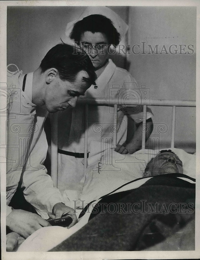 1933 San Francisco Carbon Monoxide Poison Patient JC Geiger - Historic Images