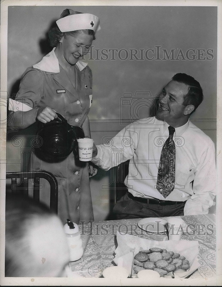 1951 Press Photo Mrs Forrest Brongrebe &amp; Mr GW Garrett - nea92031 - Historic Images