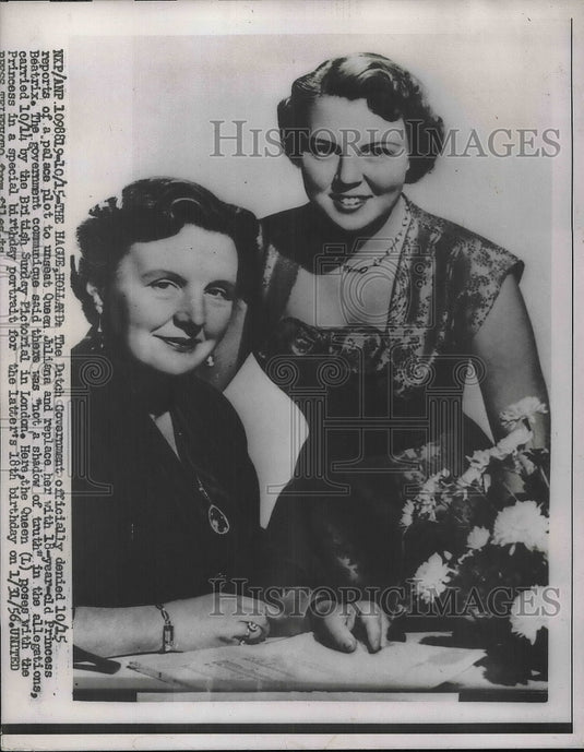 1956 Queen Juliana & Princess Beatrix of Holland  - Historic Images
