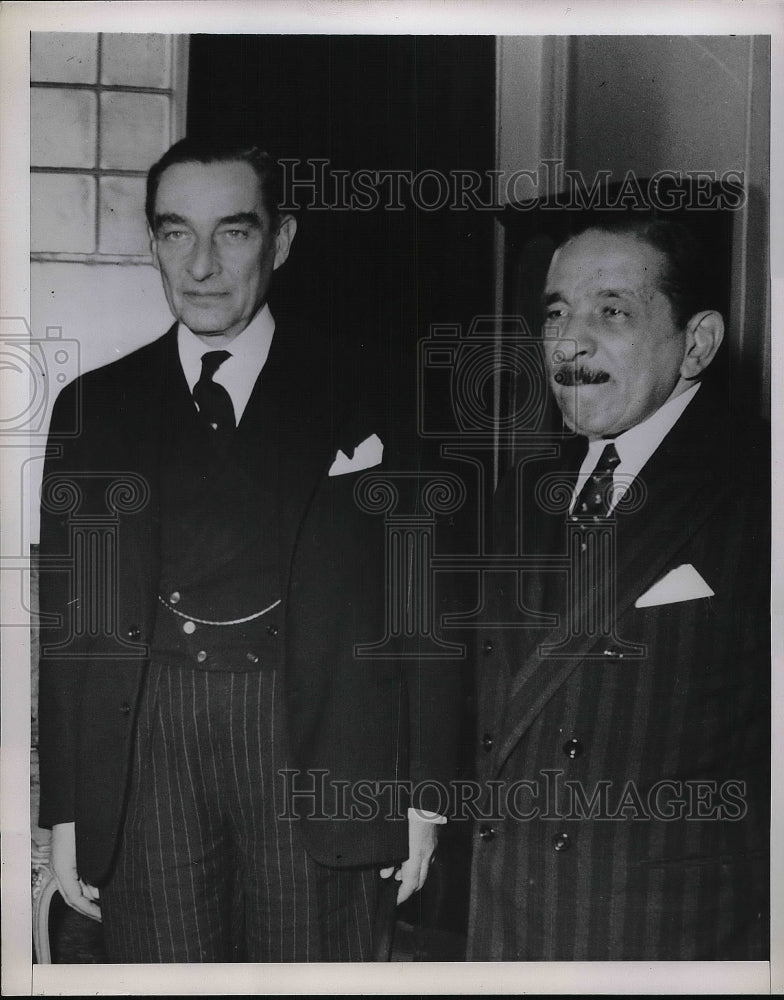 1952 Sir. Ralph Stevenson of Britain and Ali Maher Pasha of Egypt - Historic Images