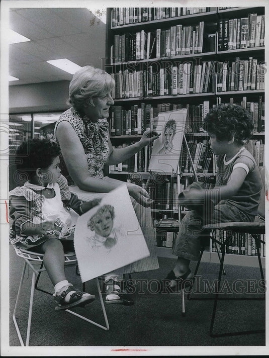 1977 Press Photo Middleburg High School Library Craft Show Painter - Historic Images