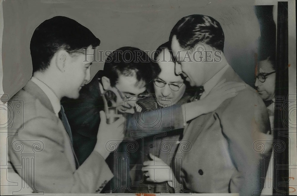 1950 Press Photo Robert Bednisek Becoming Emotional After Murder Acquittal - Historic Images