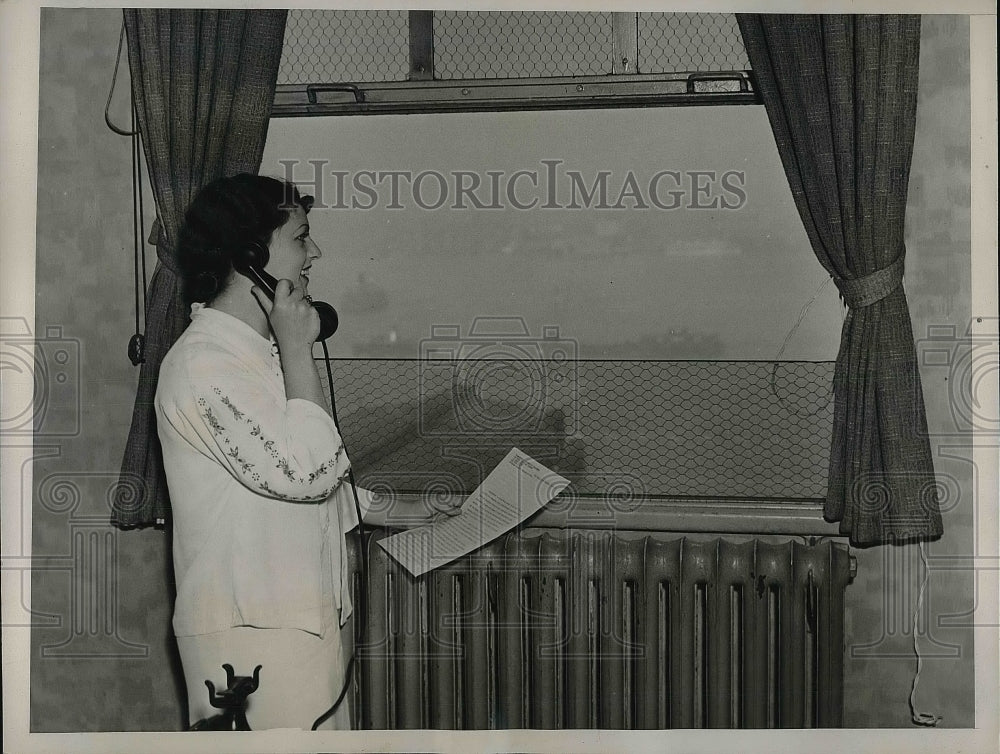 1936 Press Photo Miss Nellie R Brescia New York City Signal Phone Boat Service - Historic Images