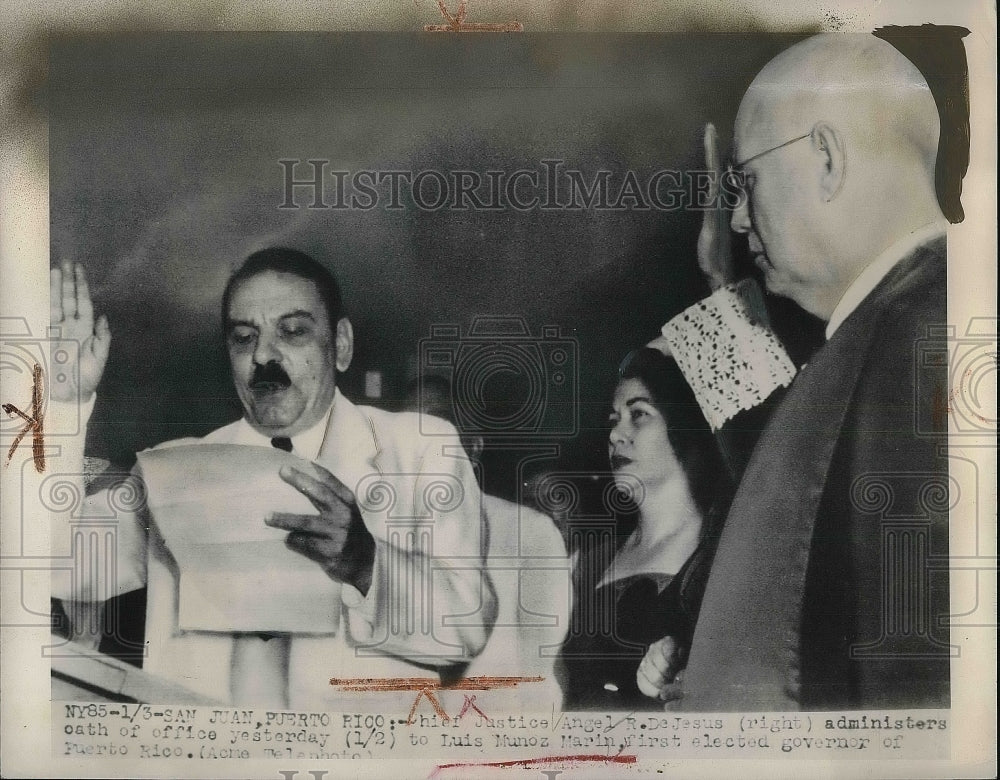1949 Press Photo Chief Justice Angel Dejesus Administers Oath of Office - Historic Images