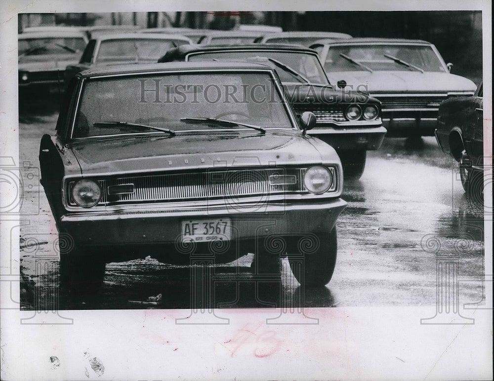 1970 Press Photo Traffic Jam at East 92 and Kinsman, Ohio - Historic Images