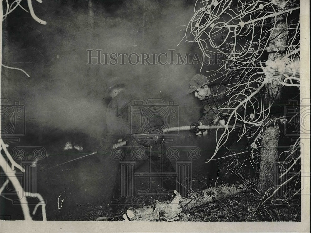 1938 Press Photo Firemen at Roosevelt National Park Forest Fire, Colorado - Historic Images