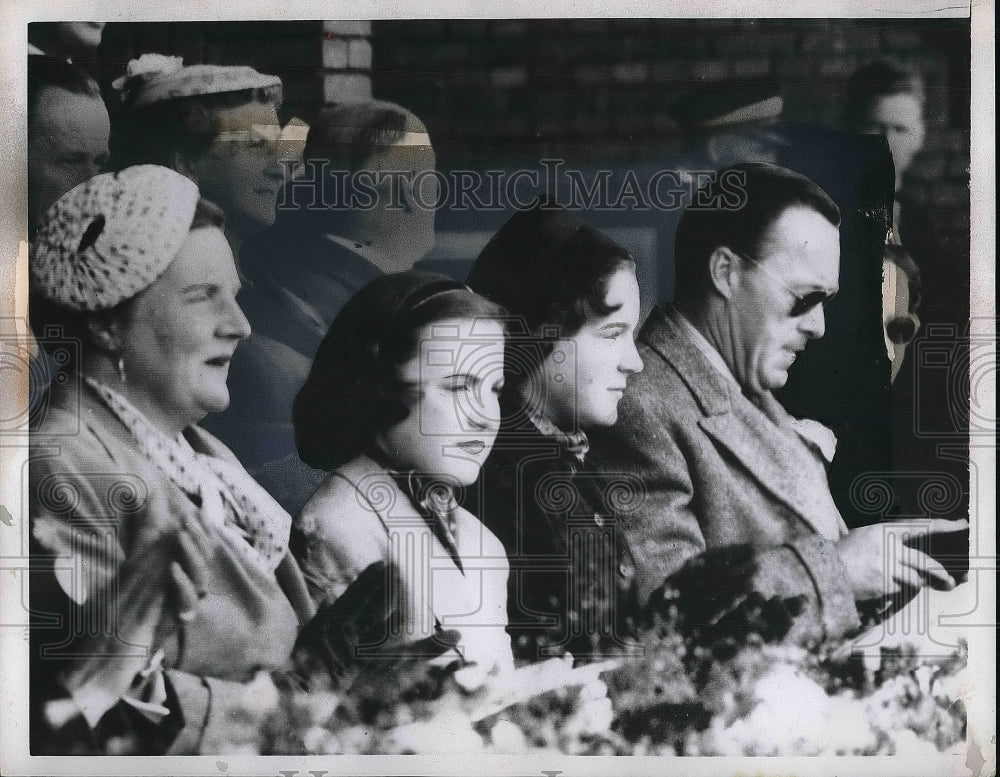 1956 Dutch Royal Family  - Historic Images