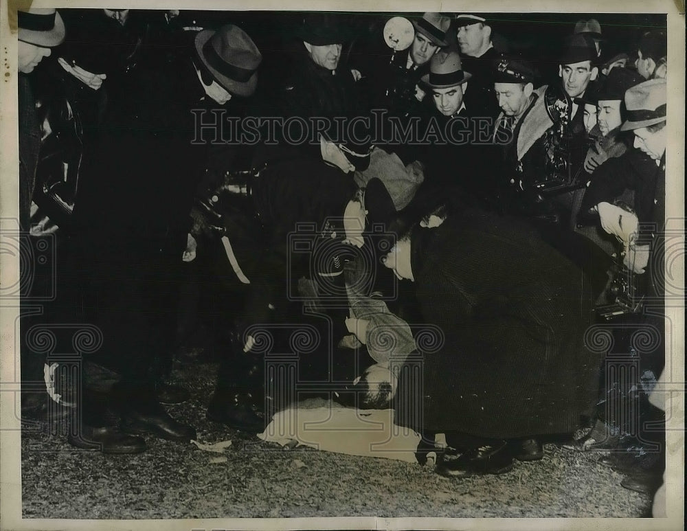 1938 Press Photo Rescuers of Musician Edward Giblin from racing waters of the - Historic Images