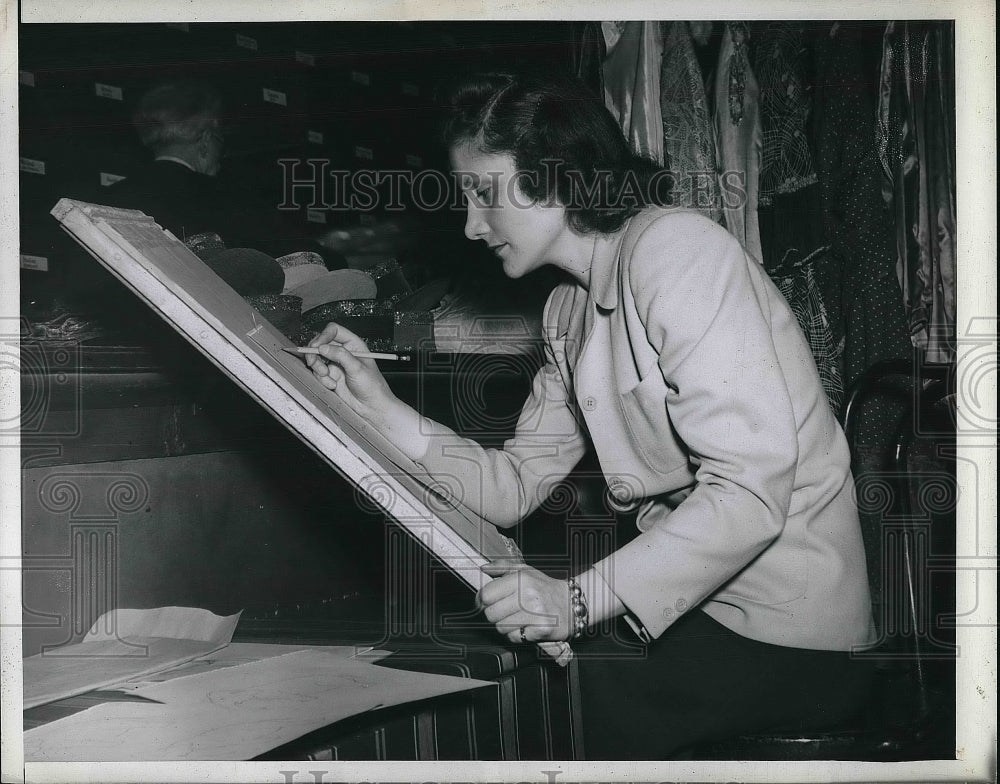 1943 Dorothy Whitney at Sketch Board  - Historic Images
