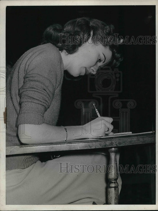 1941 Anne Hopikinson, Western Reserve.  - Historic Images
