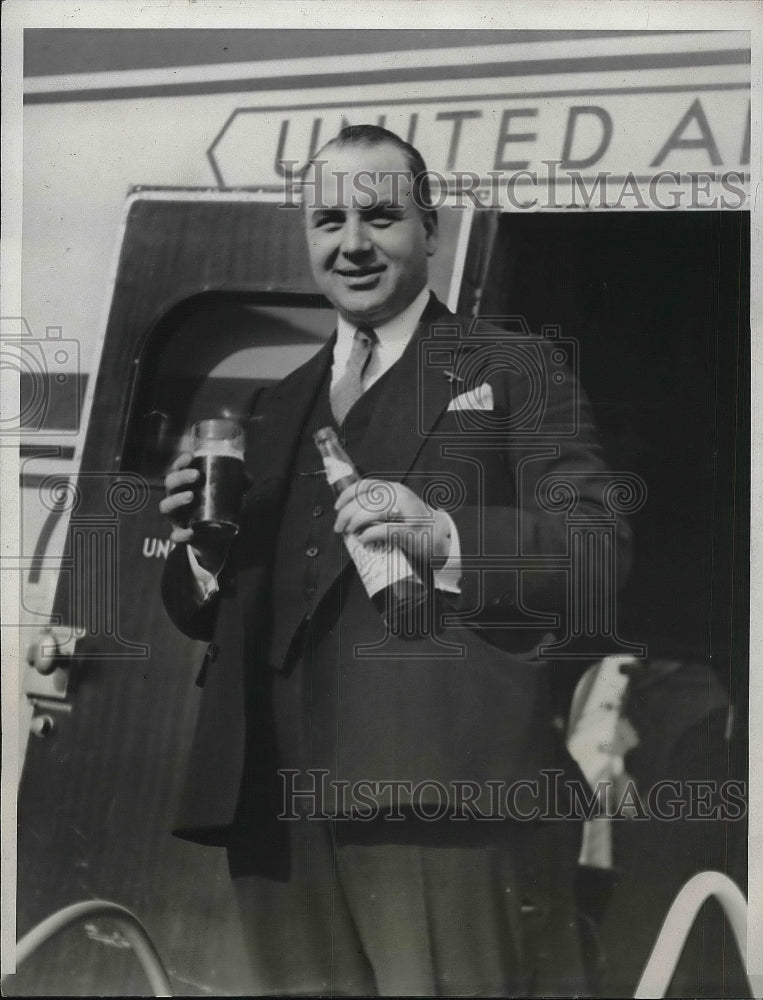 1932 Congressman Melvin J.mass of Minnesota abroad United Airlines. - Historic Images