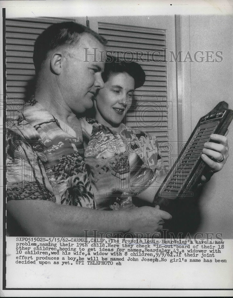 1962 Press Photo The Frances Louis Beardsley&#39;s have a hard time in naming their - Historic Images