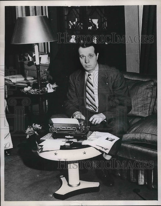 1946 John Dorant, Writes History of Boxing "Come Out Fighting". - Historic Images