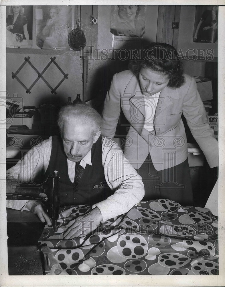 1943 David Yoeh, Dorothy Whitney making sarong for Dorothy Lamour - Historic Images