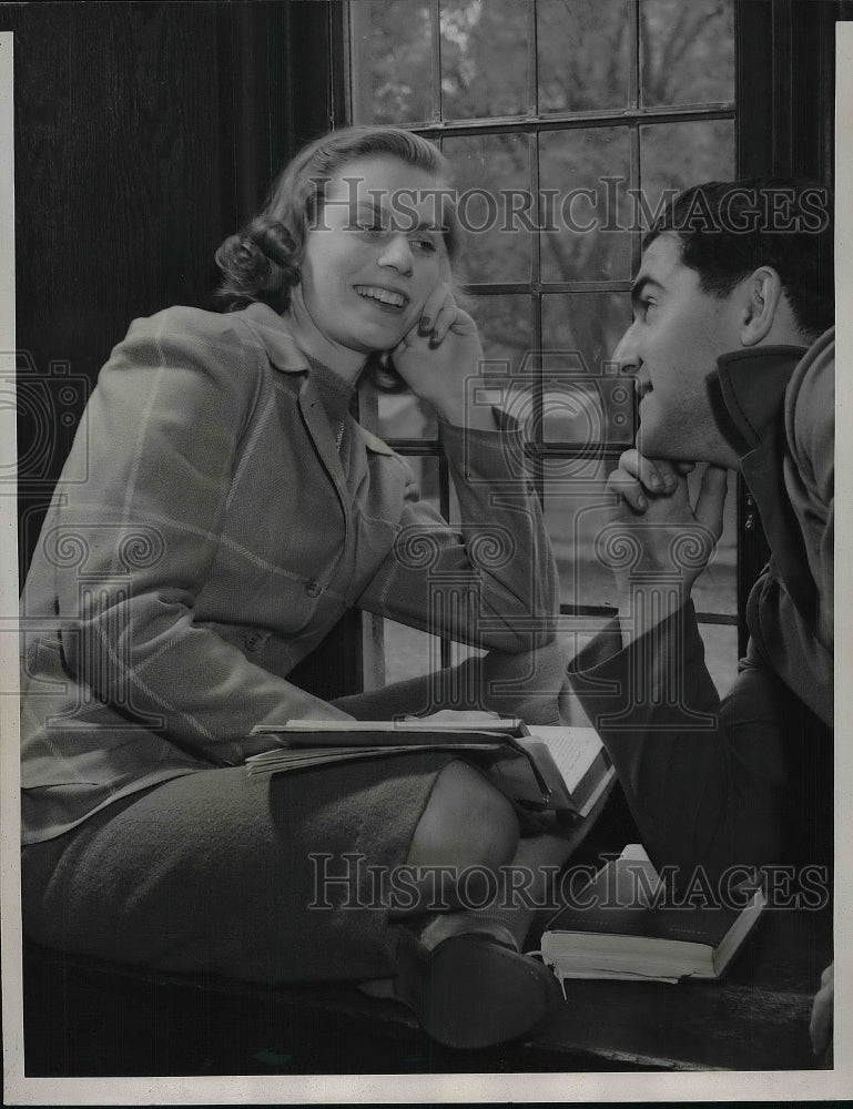 1941 Press Photo Dorothy Tuell &amp; Leo Shane at Univ of Chicago - nea92693 - Historic Images