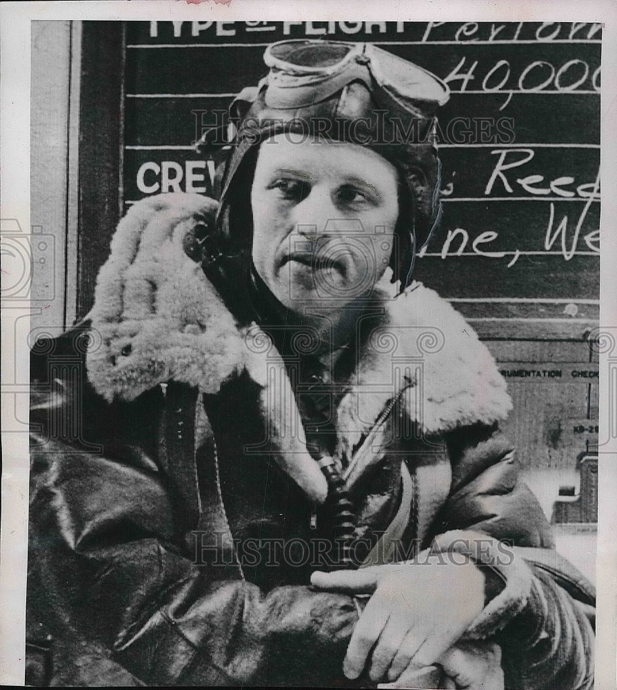 1952 Press Photo Caltech Aircraft Research Scientist Albert Clark Reed ...