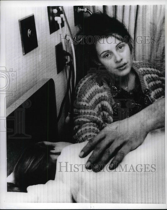1970 Canton, Ga Mrs Robert Richardson & daughter who had been lost - Historic Images