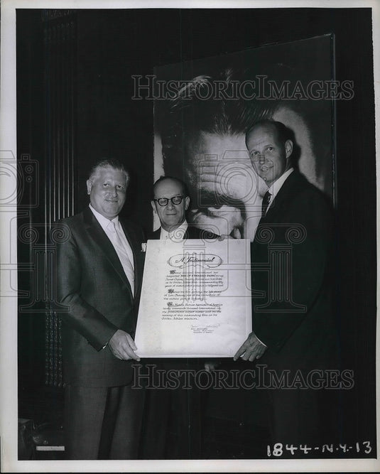 1957 Press Photo Milton Rachmil, C. Feldman, R. Hetzel, Motion Picture Assoc. - Historic Images