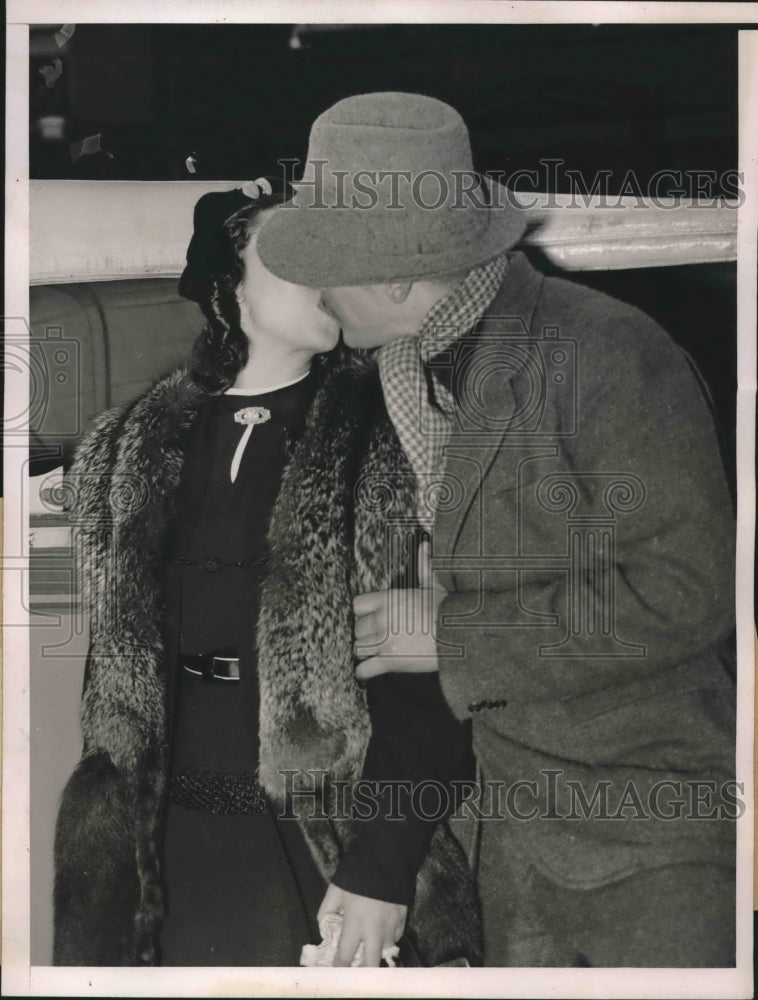 1936 Press Photo Lolita Cordoba Rhumba Dancer Prescott Van Wyck Sculptor - Historic Images