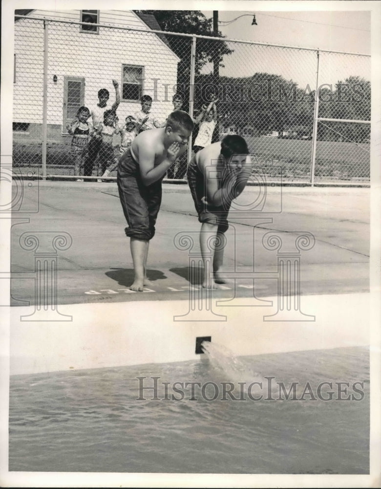 1954 Press Photo Fred Sernel and Leonard Maslar at Grovewood Pool. - nea93301 - Historic Images