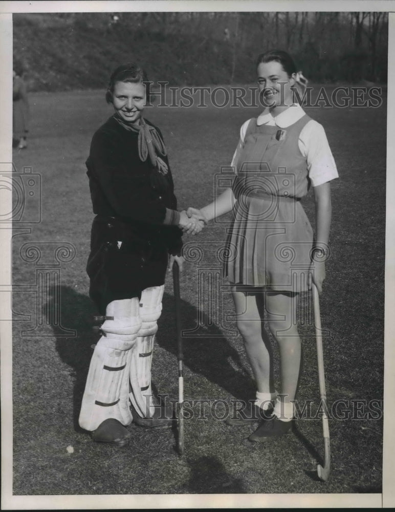 1934 Emva Michael and Elizabeth Kent of the Bryn Mawr Girls Hockey. - Historic Images
