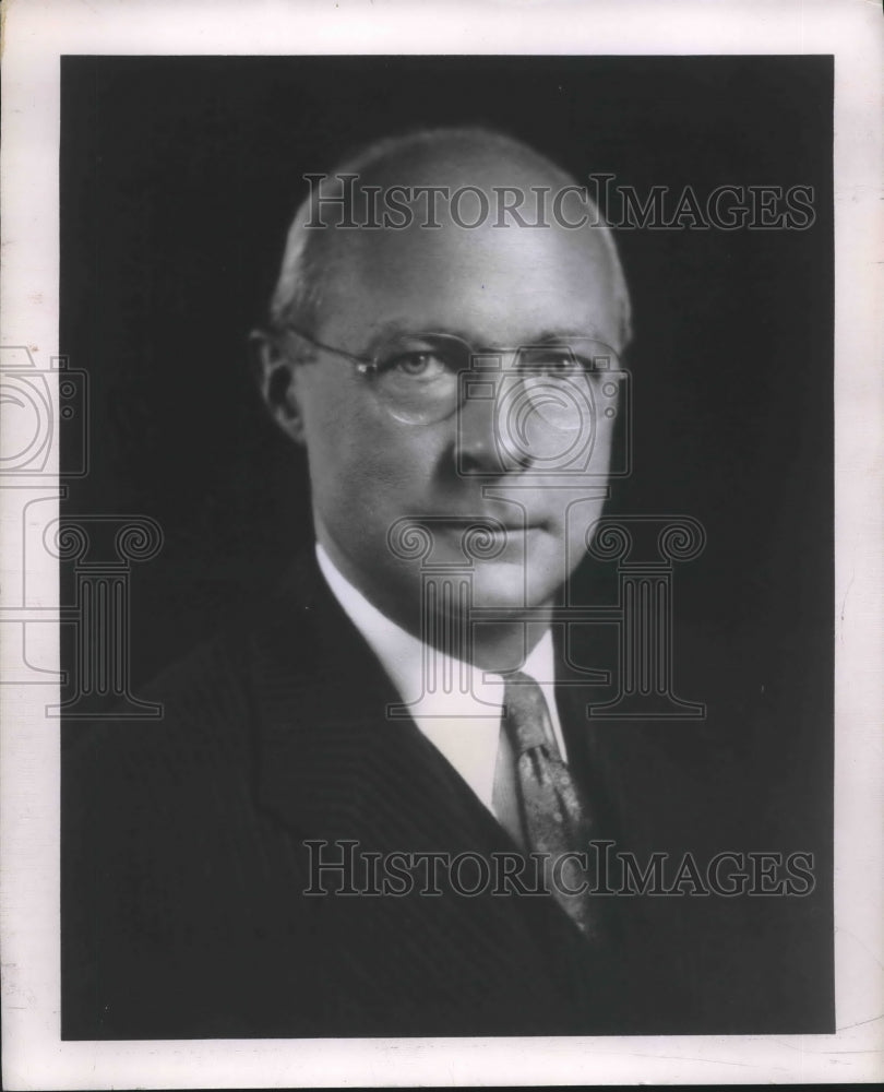 1945 Press Photo James L Myers Executive VP Cleveland Graphiite - nea93341 - Historic Images
