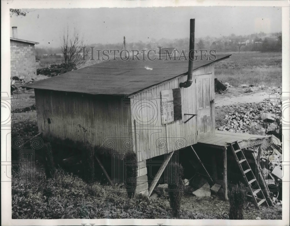1938 Chicken Coup Where Robert Souder Took His 13 Year Old Bride - Historic Images