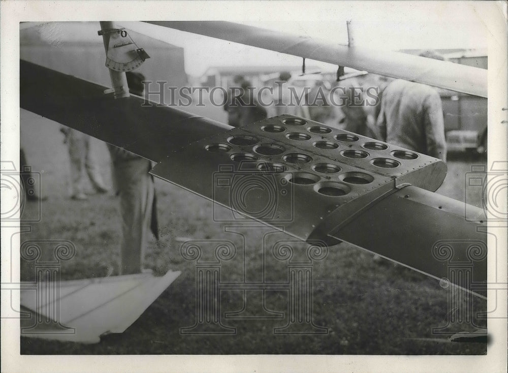 1932 Press Photo meter &amp; measuring instrument on the wing strut of a plane.-Historic Images