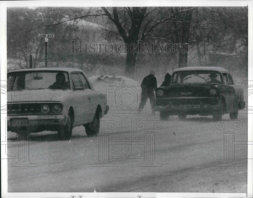1967 Press Photo Blizzard and heavy Snow covered the area in Minneapolis, Minn. - Historic Images
