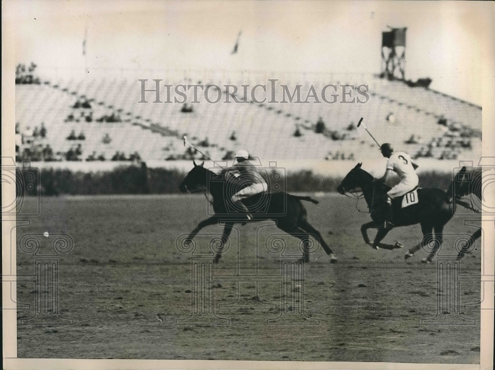 1935 E.I Gerry during a polo.  - Historic Images