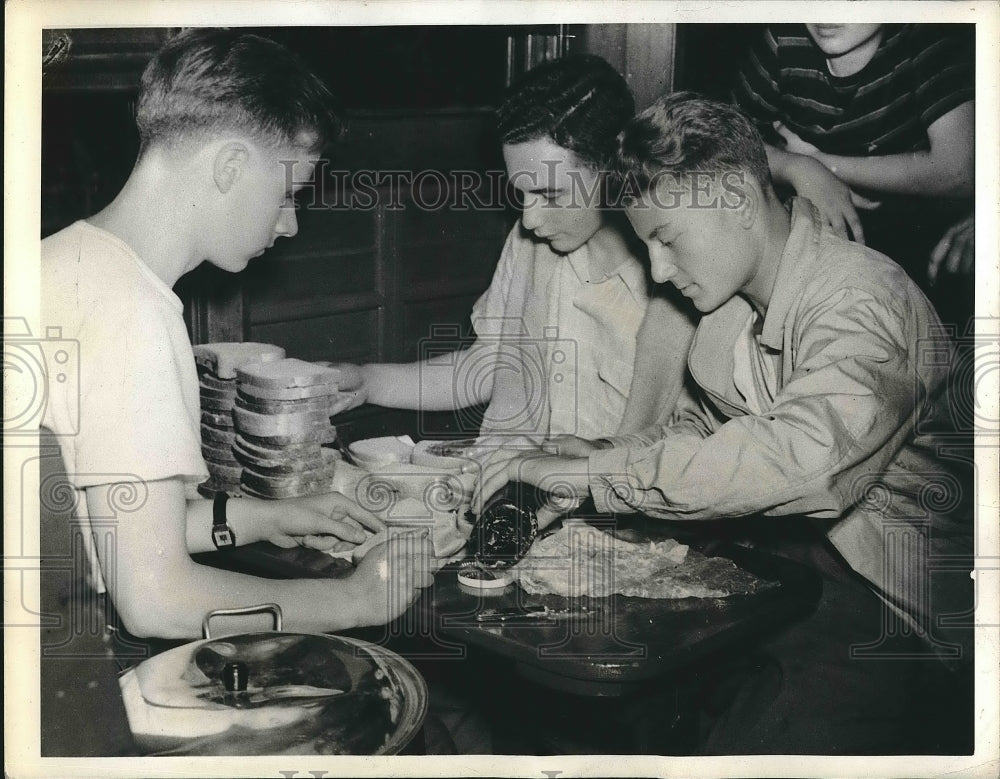 1941 Press Photo Paul Levine, Richard Gray, and Richard Braus - nea93499 - Historic Images