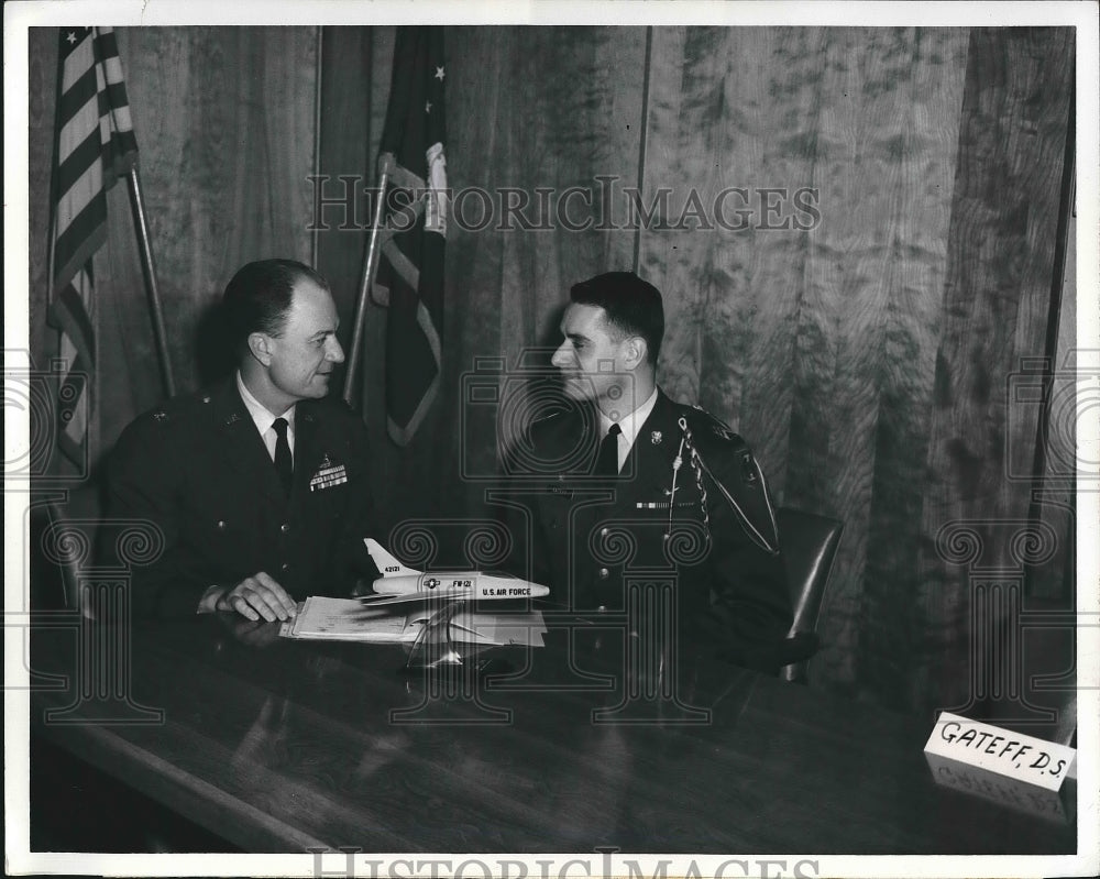 1962 Press Photo Cadet Captian Dugan Gatedd and Col. William Lindley - nea93501-Historic Images